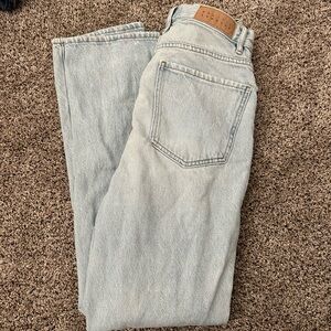 PacSun Blue Straight Jeans with Classic Denim Appeal